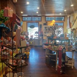 Hollerin' Heifer Mercantile