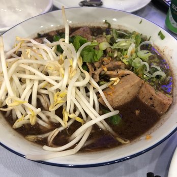 Unchai Thai Restaurant - Thai Near Me - Vancouver, British Columbia
