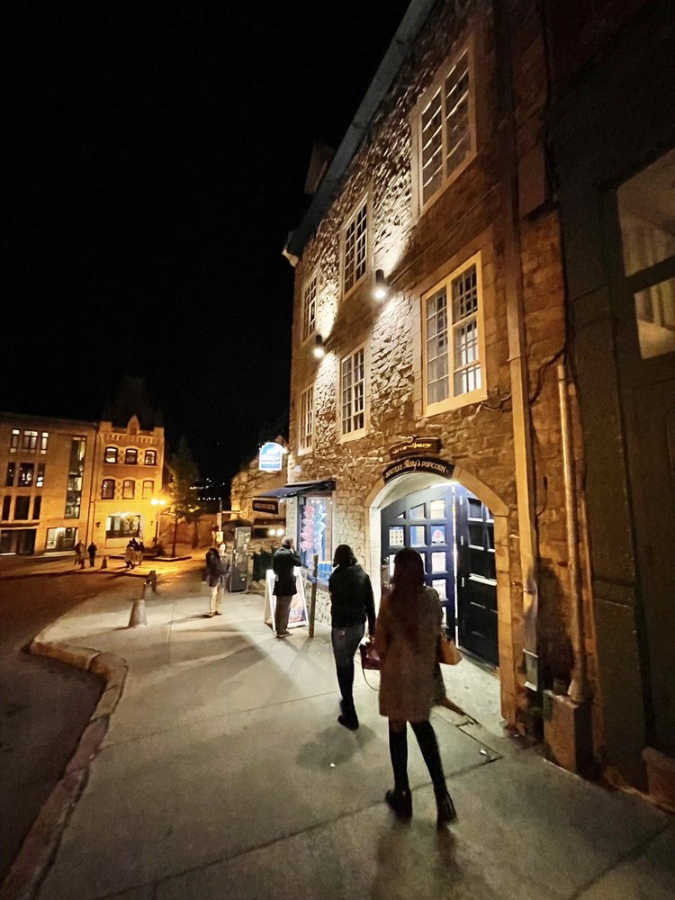 MARY’S POPCORN SHOP 123 Photos & 46 Reviews 56 Côte de la Montagne