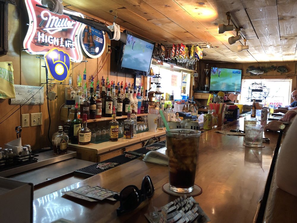 DREWS LAKESIDE BAR AND GRILL 15 Reviews 219 W Water St, Montello