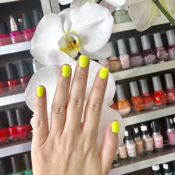 Coco Luxe Nails - Gel Manicure by Kim - Eyelash Service Near Me - Santa Monica, California