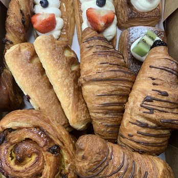 Paris Baguette - Bakeries Near Me - Glendale, California Paris Baguette - Bakeries Near Me - Glendale, California