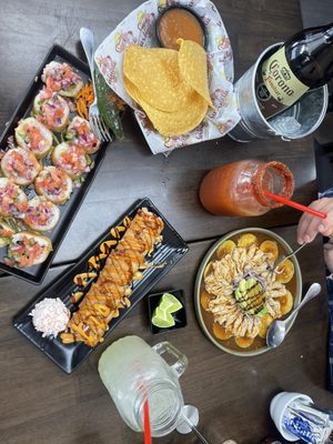SUSHINOLA Sushi y Marisco estilo Sinaloa. by null