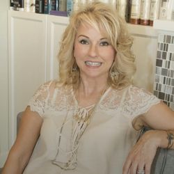 TG Hair FX - Teresa Gibson Jackson owns and operates TG Hair FX and has been serving NoVa professionals since 1997.