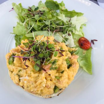 Audrey's - Salmon and eggs on toast - Cafes Near Me - Lisbon, 11