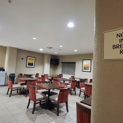 Comfort Suites Peoria Sports Complex - Breakfast Hours & Room  12-01-2022