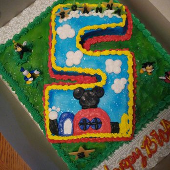 Rhonda's Cake Creations - a train on a birthday cake - Bakeries Near Me - Toledo, Ohio Rhonda's Cake Creations - a train on a birthday cake - Bakeries Near Me - Toledo, Ohio
