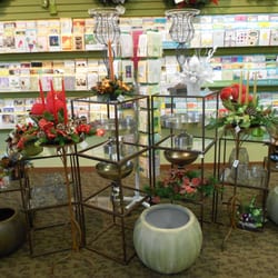 Thousands of greeting cards from Papyrus, RSVP, Blue Mountain Arts, and more.
