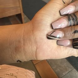 A Nails - First off this finger on the design messed up.