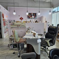 Lux Nail Salon - Interior