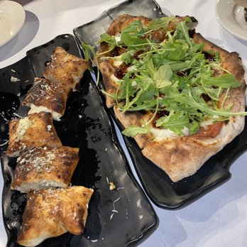 Marcello's - Garlic Bread Quatrro Formaggio and Fig Pizzette - Italian Near Me - Bordentown, New Jersey
