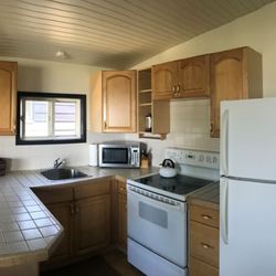Mackenzie Beach Resort - 2 Bedroom Cabin
