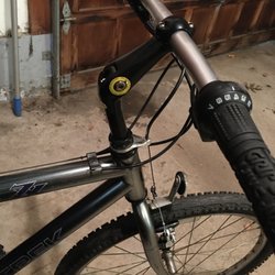Benidorm Bikes & Snowboards - New adjustable quill stem installed.