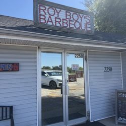 Roy Boy’s Barbecue - Entrance
