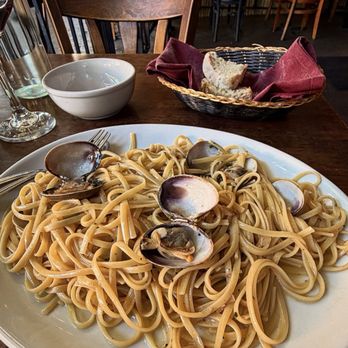 Il Capriccio - Linguine Vongole - Italian Near Me - Los Angeles, California