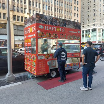 Rafiqi's - Cart parked on Park Avenue between 32nd and 33rd Street - Halal Near Me - New York, New York Rafiqi's - Cart parked on Park Avenue between 32nd and 33rd Street - Halal Near Me - New York, New York