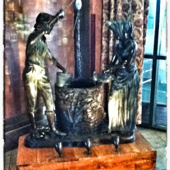 Hampton Inn & Suites Flagstaff - Sculptures near the front desk @ Flagstaff Hampton Inn & Suites - Hotels Near Me - Flagstaff, Arizona Hampton Inn & Suites Flagstaff - Sculptures near the front desk @ Flagstaff Hampton Inn & Suites - Hotels Near Me - Flagstaff, Arizona
