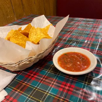 Playita Mexicana - a bowl of chips and a bowl of salsa - Mexican Near Me - Memphis, Tennessee Playita Mexicana - a bowl of chips and a bowl of salsa - Mexican Near Me - Memphis, Tennessee