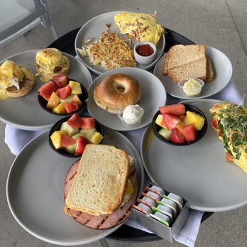 Escena Lounge & Grill - A full spread - New American Near Me - Palm Springs, California Escena Lounge & Grill - A full spread - New American Near Me - Palm Springs, California