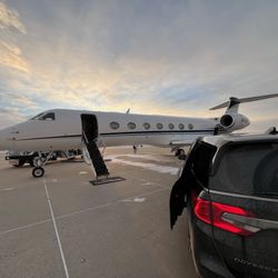 1st Shuttle Service - Private airport plain side pickup
