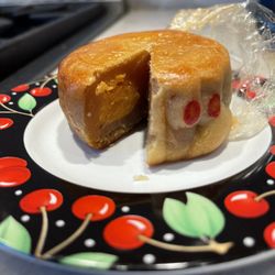 Eastern Bakery - Lotus bean w 2 yolk