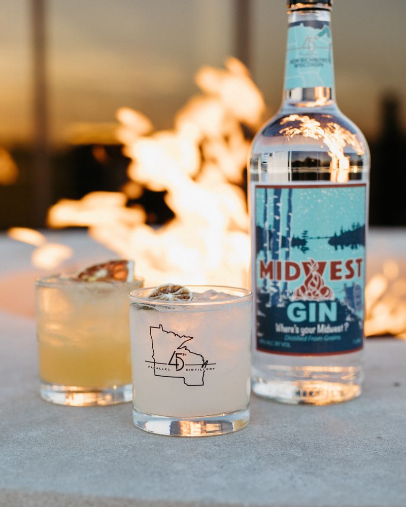 45th Parallel Distillery Logo