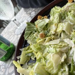 Dry your lettuce, please. Dry your lettuce, please.