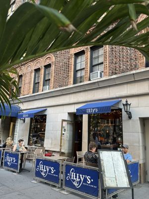 Lilly's Cocktail and Wine by null