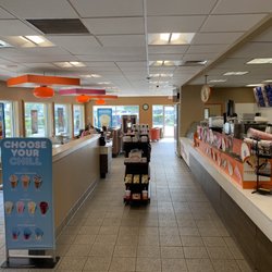 Dunkin' - No one here