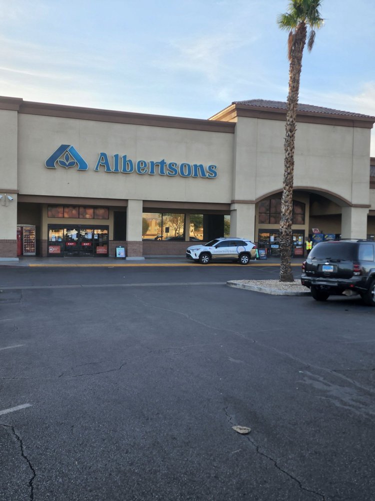 ALBERTSONS Updated May 2024 65 Photos & 83 Reviews 1650 N Buffalo