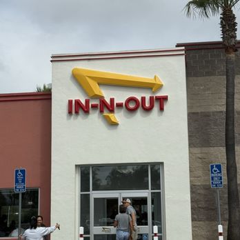 In-N-Out Burger - Fast Food Near Me - Millbrae, California In-N-Out Burger - Fast Food Near Me - Millbrae, California