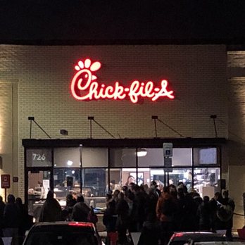 Chick-fil-A - "Soft opening" huge line and check in was over at 5:05 pm wow what a crowd - Fast Food Near Me - Ramsey, New Jersey
