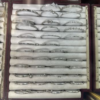 Vi Mean Chey Jewelry - Cute white gold bangles - Jewelry Near Me - Long Beach, California Vi Mean Chey Jewelry - Cute white gold bangles - Jewelry Near Me - Long Beach, California