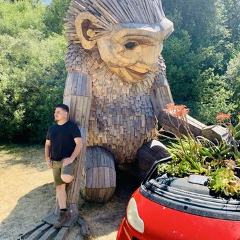 Filoli - A smart car flower bed or so I think , this troll loves nature - Botanical Gardens Near Me - Woodside, California