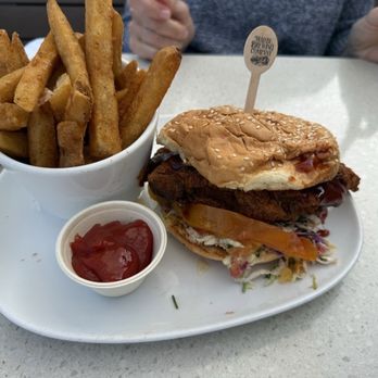 Malibu Brewing - Fried Chicken Sandwich - Breweries Near Me - Malibu, California Malibu Brewing - Fried Chicken Sandwich - Breweries Near Me - Malibu, California