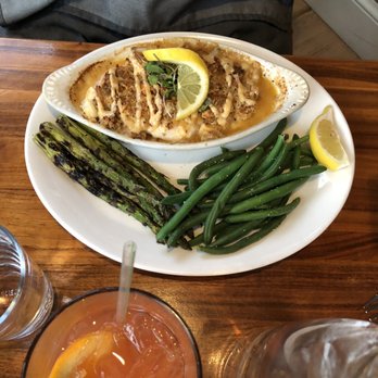 That Place In Ogunquit - Seafood in lobster sauce with asparagus and green beans - New American Near Me - Ogunquit, Maine