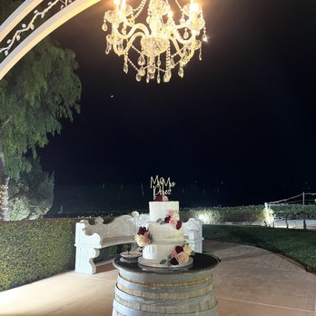 Villa de Amore - Cake cutting in the rose garden - Venues & Event Spaces Near Me - Temecula, California