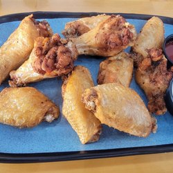 Atlantic Pints - Plain wings with buffalo and blue cheese on the side.