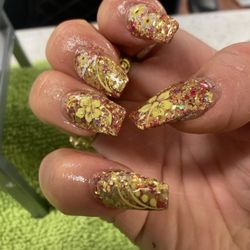 Hi-tek nails - Beautiful pink and gold sparkle, yellow flower my favorite it's lovely color good luck 2025