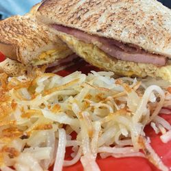 Snooty Pig Cafe - Breakfast sandwich