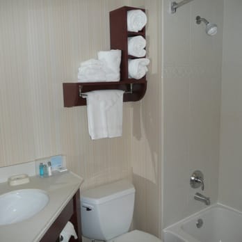 Hampton Inn Appleton-Fox River Mall Area - the loo - Hotels Near Me - Appleton, Wisconsin