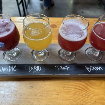 Blue Oak Brewing Company - Flight $22 - Breweries Near Me - San Carlos, California Blue Oak Brewing Company - Flight $22 - Breweries Near Me - San Carlos, California
