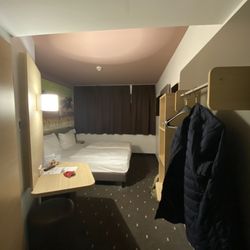 B&B Hotel Mönchengladbach - The Room.