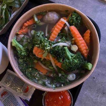 Vinason Pho Kitchen - SoDo - Meatball pho with extra broccoli and carrots - Vietnamese Near Me - Seattle, Washington
