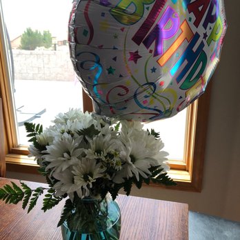 Albuquerque Florist - Puny bouquet of flowers. Not at all what we expected for the price paid. - Florists Near Me - Albuquerque, New Mexico
