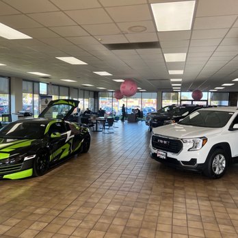 Kunes GMC - Used Car Dealers Near Me - Belvidere, Illinois