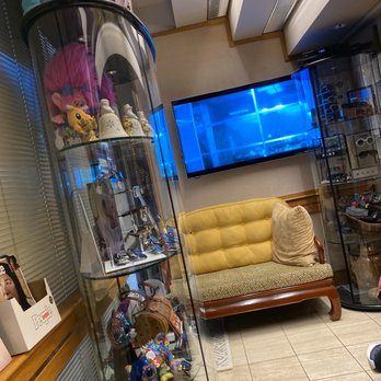 Edwin Y Endo, OD & Associates - Waiting room in the back office - Laser Eye Surgery/Lasik Near Me - Aiea, Hawaii Edwin Y Endo, OD & Associates - Waiting room in the back office - Laser Eye Surgery/Lasik Near Me - Aiea, Hawaii