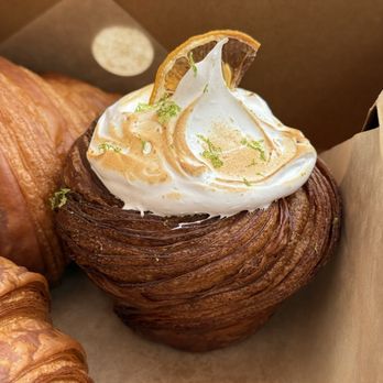 Fondry - Yuzu cruffin - Cafes Near Me - Los Angeles, California