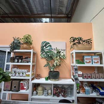 The Leaf Lounge - Items for sale at the checkout - Gardeners Near Me - Bakersfield, California