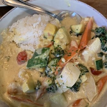 Patrona - Coconut yellow curry bowl - New American Near Me - Ukiah, California